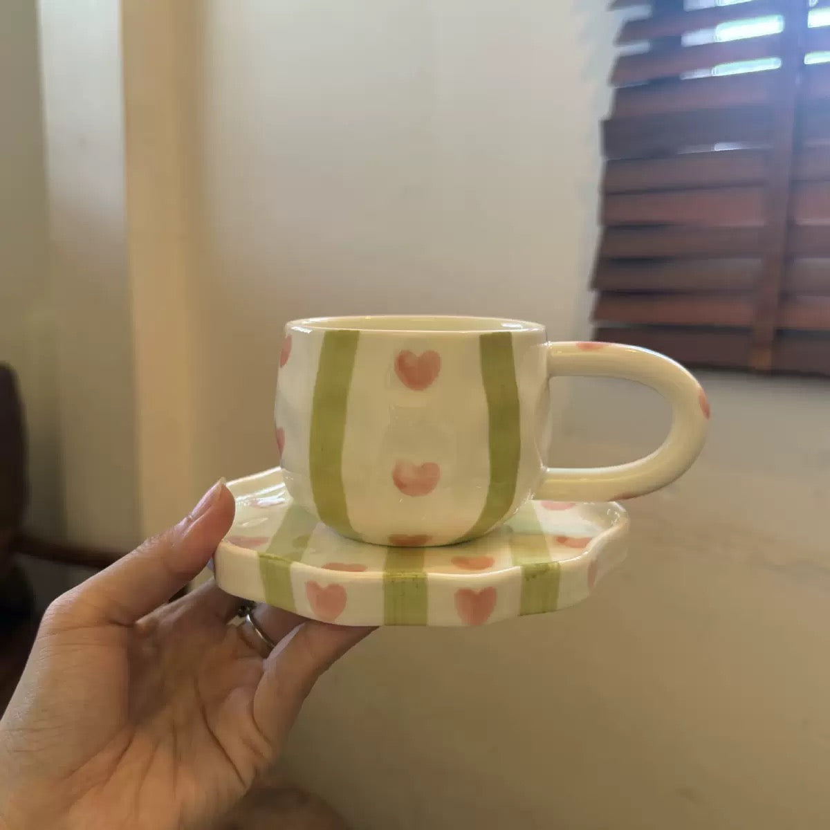 كوب خطوط أخضر